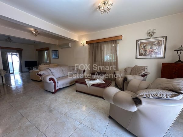 House in Kato Polemidia - view 1