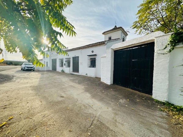 Villa in Antequera - view 1