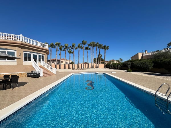 Villa in Catral - view 1
