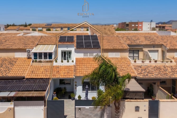 House in Los Alcazares - view 1