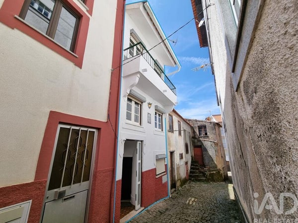 House in Folques - view 1