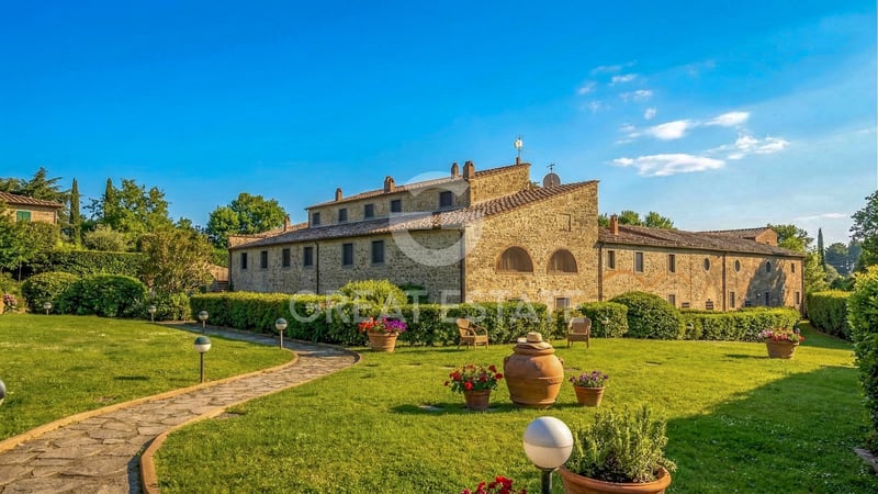 House in Cortona - view 1