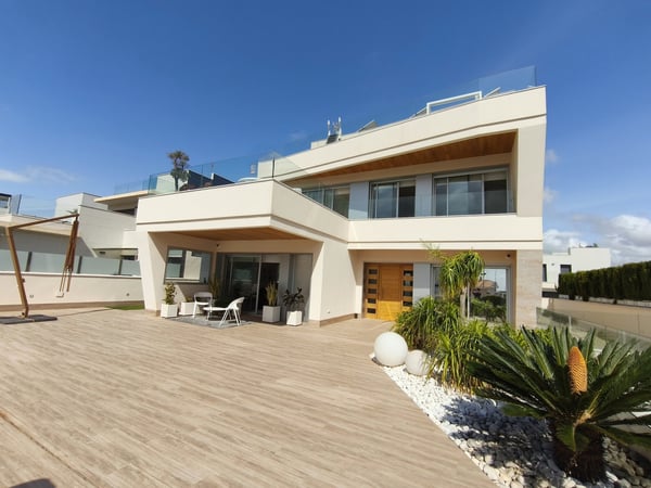 Villa in Urbanizacion los Balcones - view 1