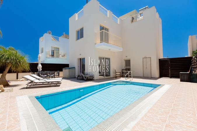 House in Paralimni - view 1