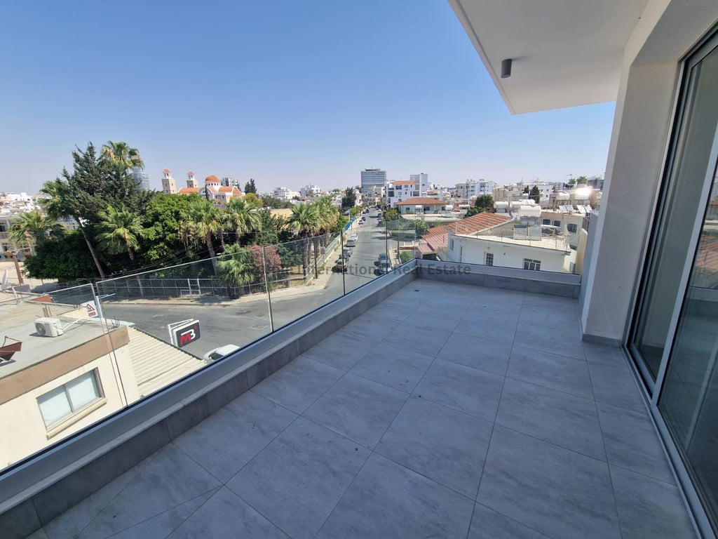 Apartment in Chrysopolitissa - Image 2