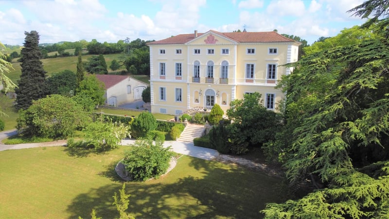 House in Monflanquin - view 1