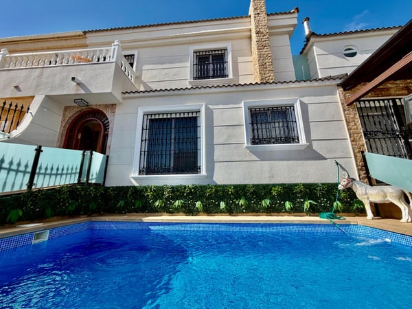 Villa in La Zenia - view 1