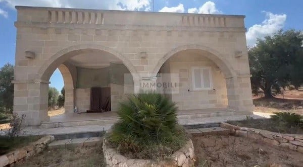 Villa in Carovigno - Image 2