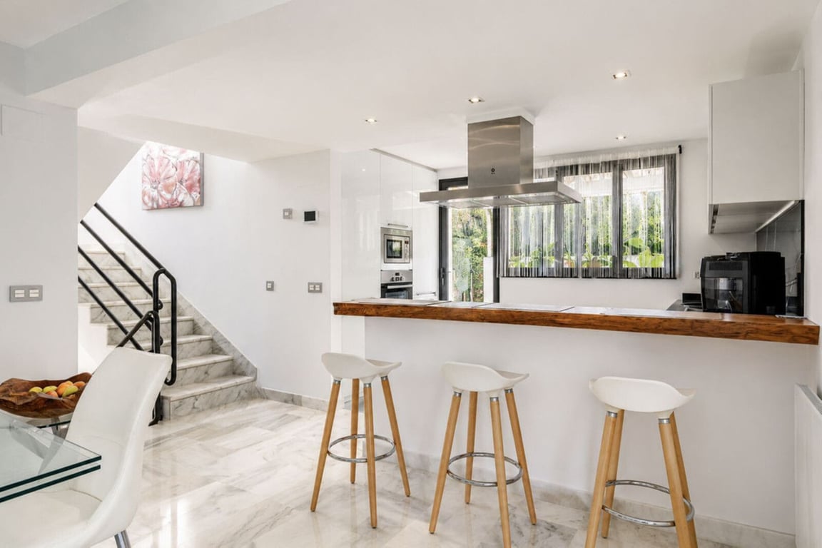 House in Guadalmansa - Image 3