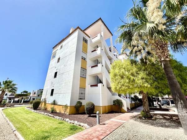 Apartment in Villamartin - view 1