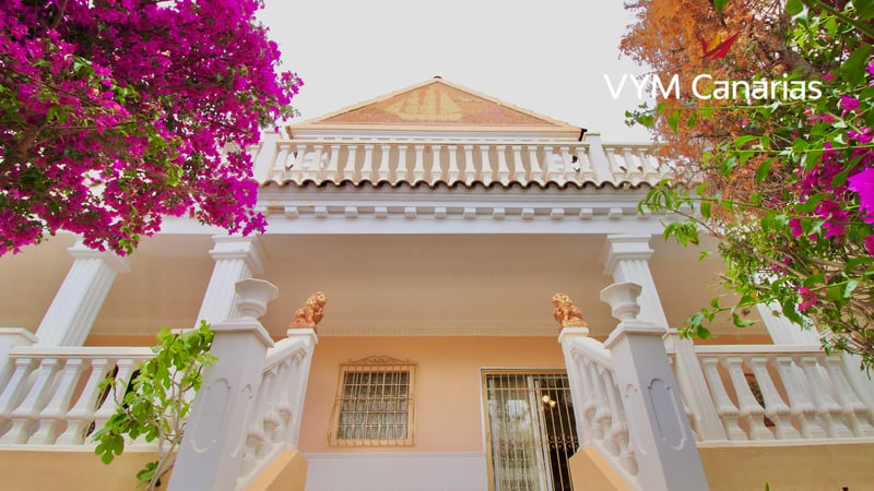 Villa in La Nucia - view 1
