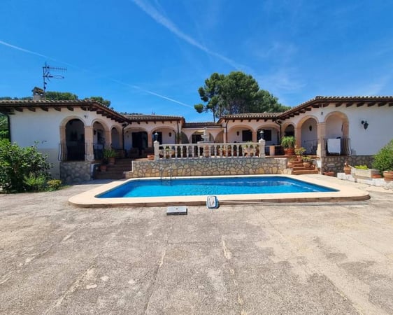 Farm, Ranch or Equestrian in Pedreguer - view 1