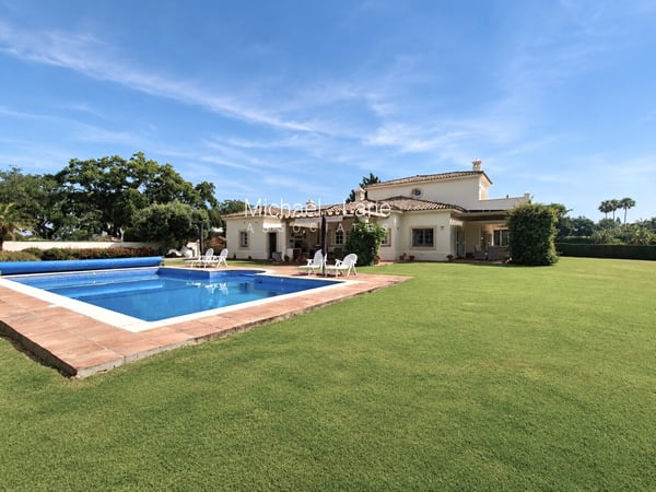 House in San Roque Club - view 1