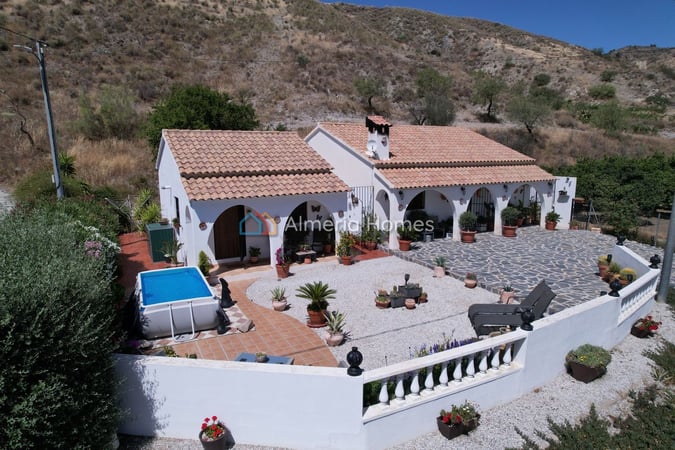Villa in Oria - view 1
