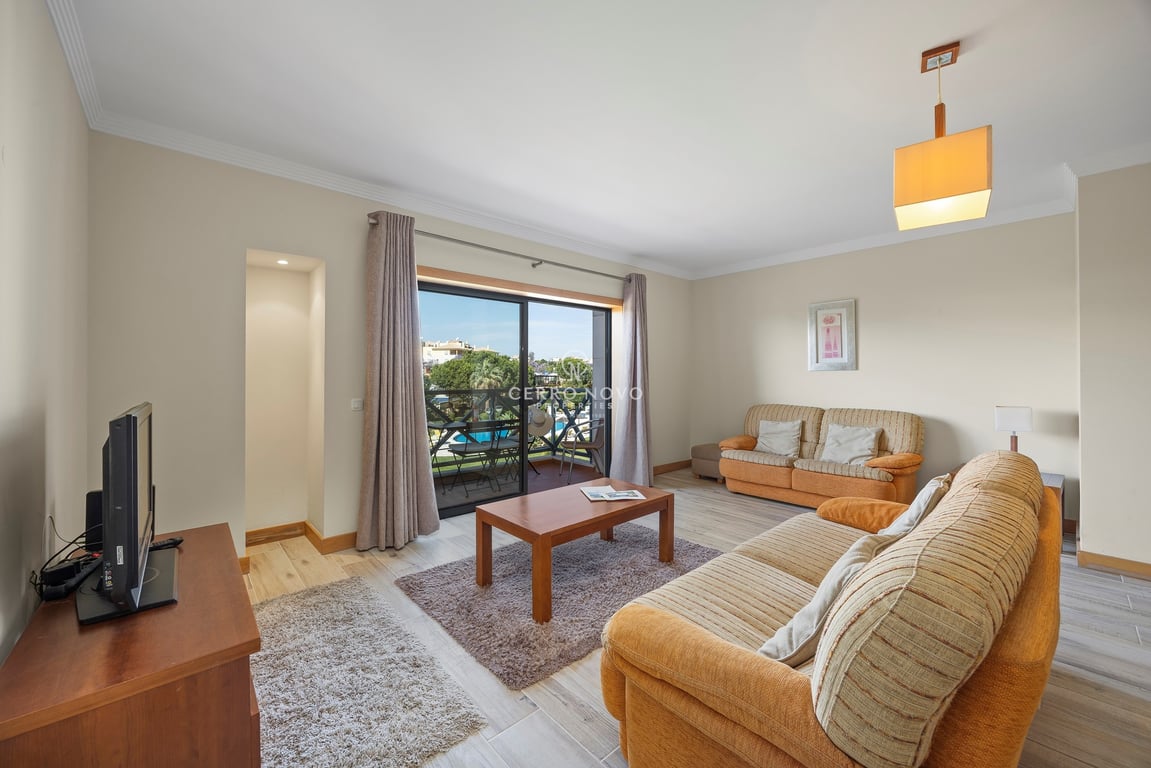 Apartment in Oura - Image 2