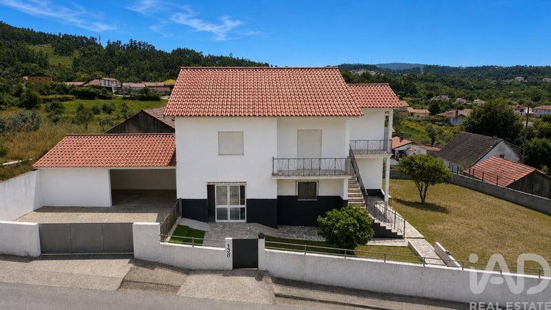 House in Penela - view 1