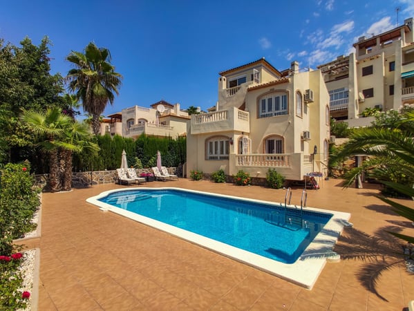 Villa in Urbanizacion los Balcones - view 1