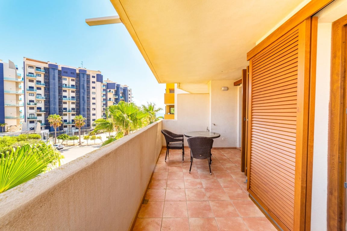 Apartment in Torrevieja - Image 2