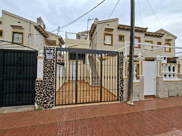 Apartment in Punta Prima - view 1