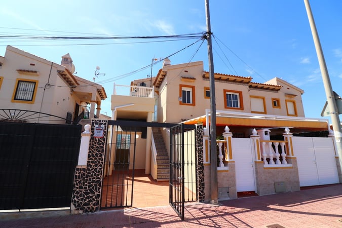Apartment in Punta Prima - view 1