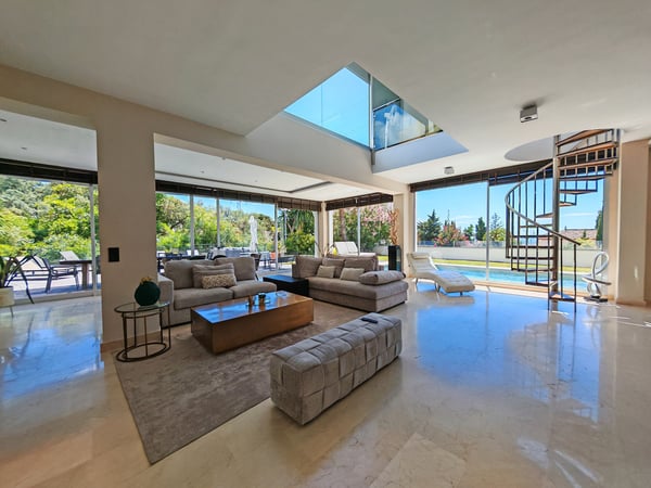 Villa in Artola - view 1