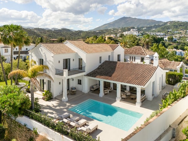 Villa in Urbanizacion la Heredia - view 1