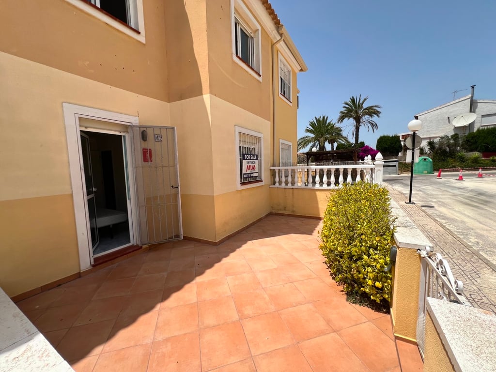 Apartment in Villamartin - Image 2