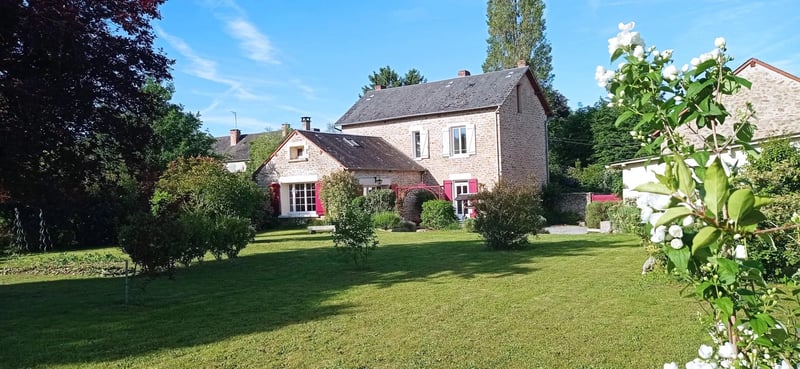 House in Saint-Sulpice-les-Feuilles - view 1