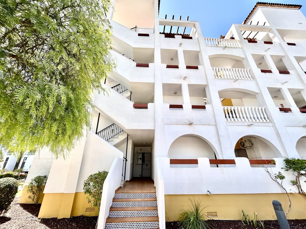 Apartment in Villamartin - Image 3