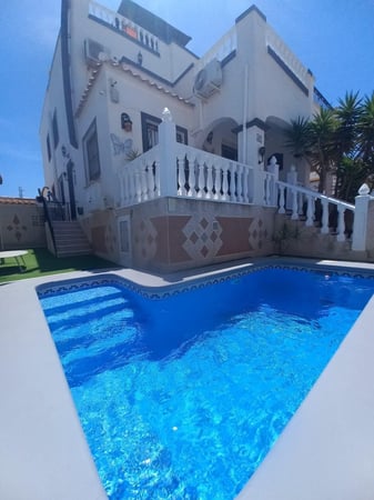 House in Urbanizacion los Balcones - view 1