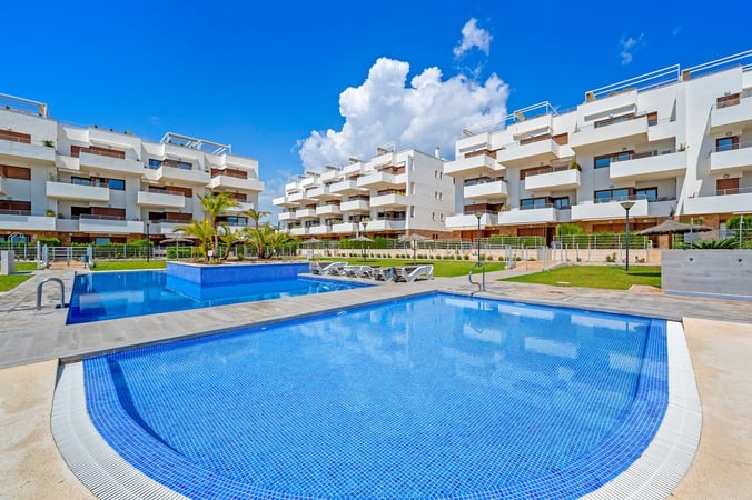 Apartment in Dehesa de Campoamor - view 1