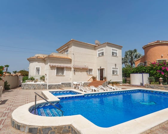 Villa in Ciudad Quesada - view 1