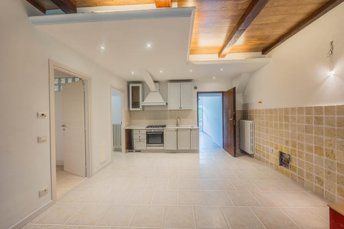 Apartment in Gardone Riviera - view 1