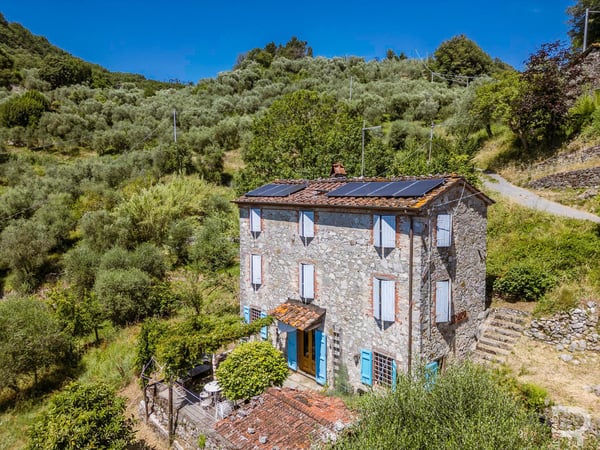 House in Borgo a Mozzano - view 1