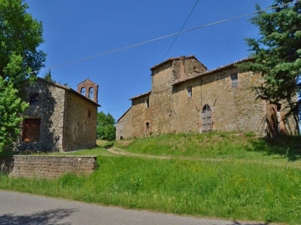 House in Fabro - view 1