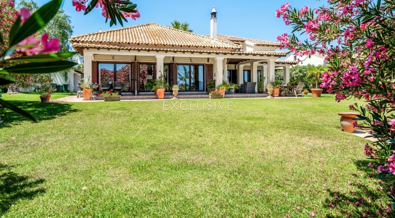 Villa in Carvoeiro - view 1
