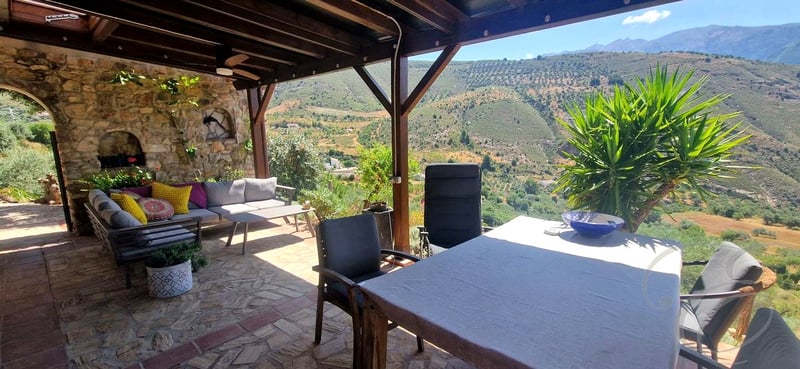 House in Alcaucin - view 1