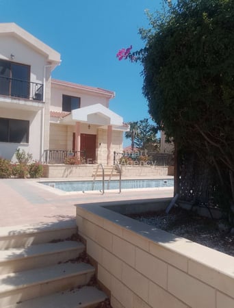 House in Mouttagiaka - view 1