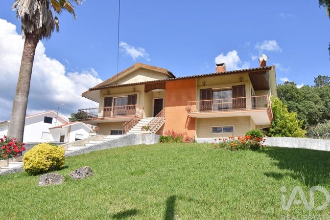 House in Penela - view 1