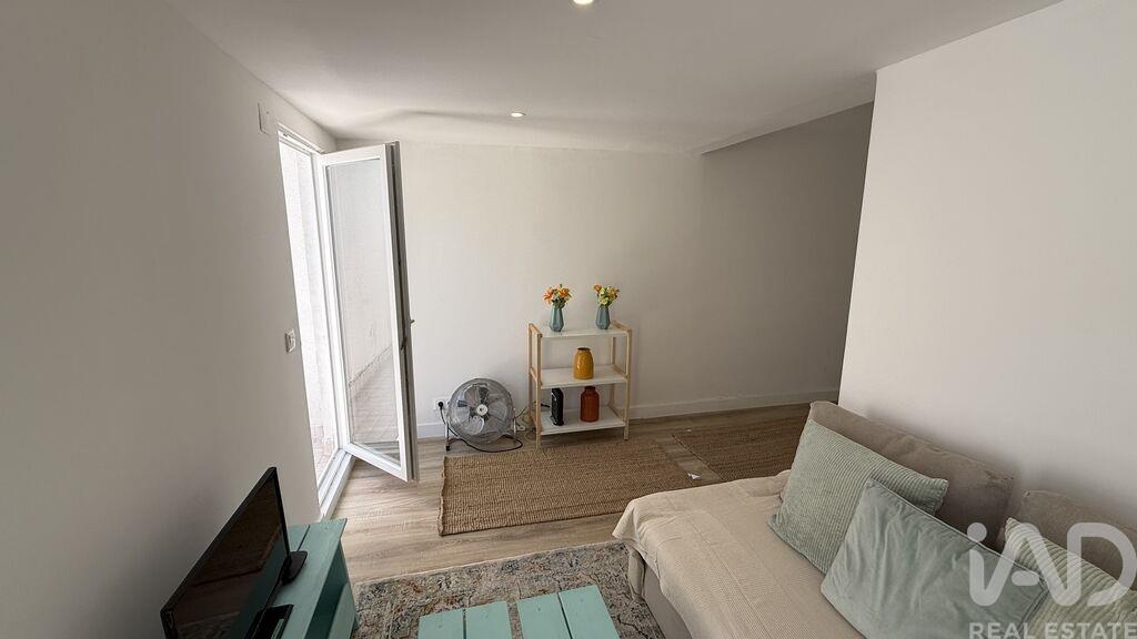 Apartment in Lisbon - Image 3