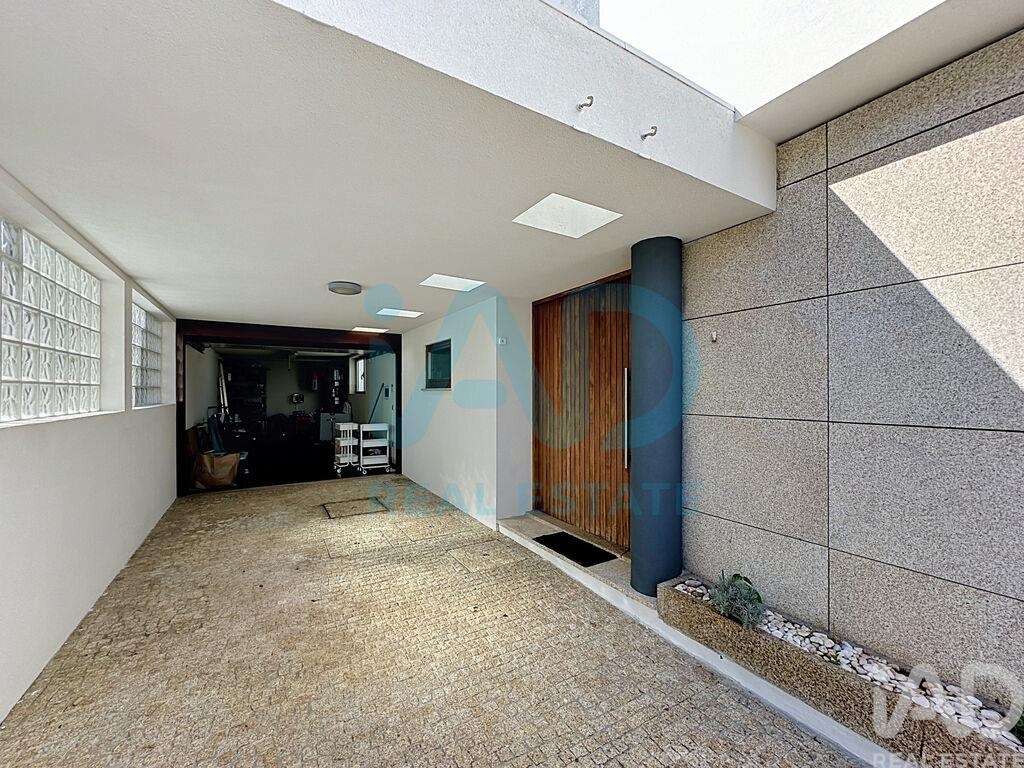 House in Sao Felix da Marinha - Image 3