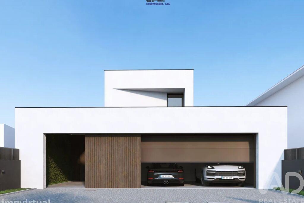 House in Paredes - Image 2