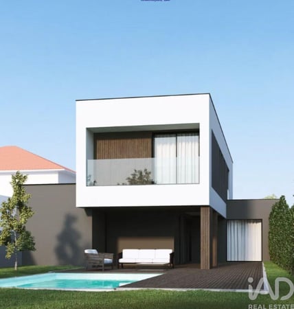 House in Paredes - view 1