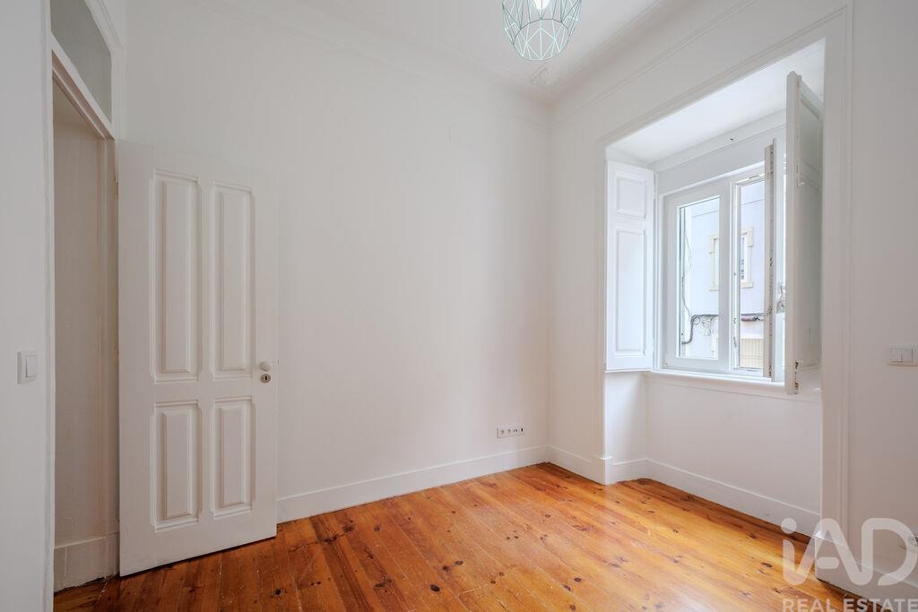 Apartment in Campolide - Image 3