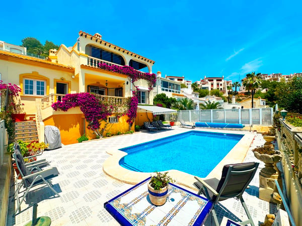 Villa in Dehesa de Campoamor - view 1