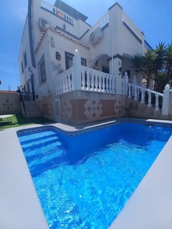 House in Dehesa de Campoamor - view 1