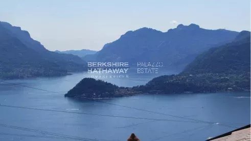 Apartment in Plesio - view 1
