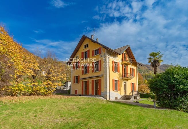 Villa in Cerano d'Intelvi - view 1