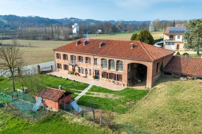 House in Gobbi - view 1
