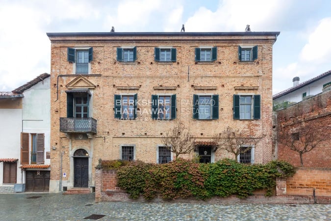 House in Montaldo Roero - view 1